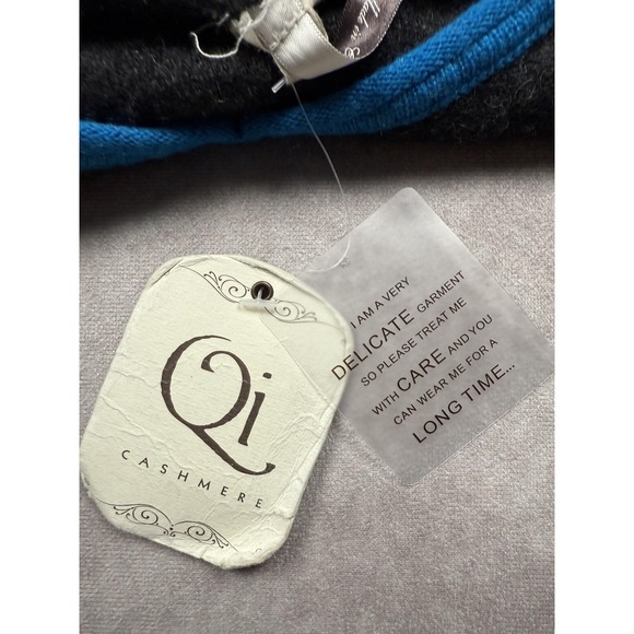 NWT Qi Cashmere Sweater Women Small Gray Blue Trim V Neck 100% Cashmere Pullover - Picture 3 of 16